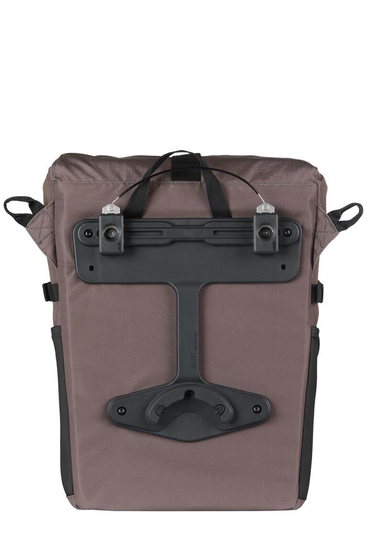 Load image into Gallery viewer, 18429 Basil Move commuter bicycle bag MIK studs br