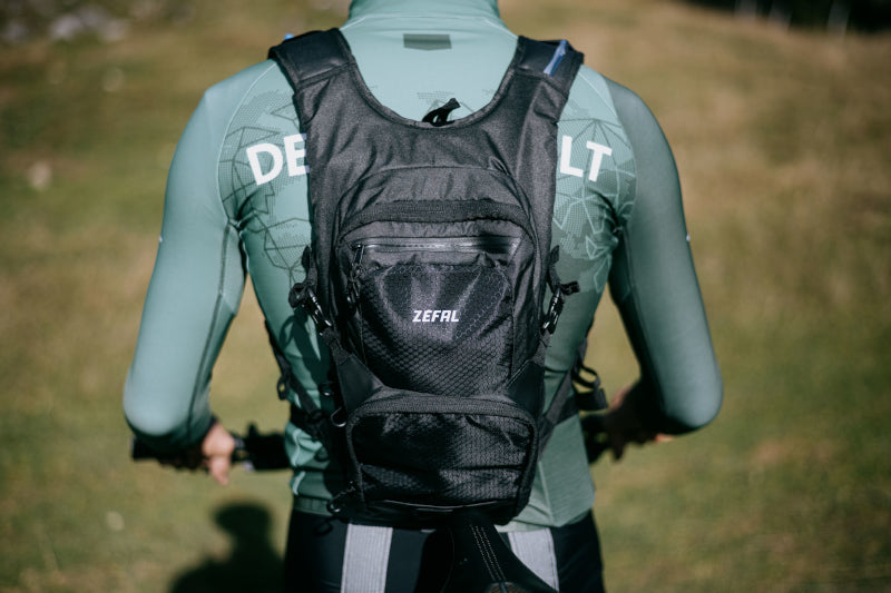 Load image into Gallery viewer, Zefal Z Hydro XC Hydration Bag Black - Situation