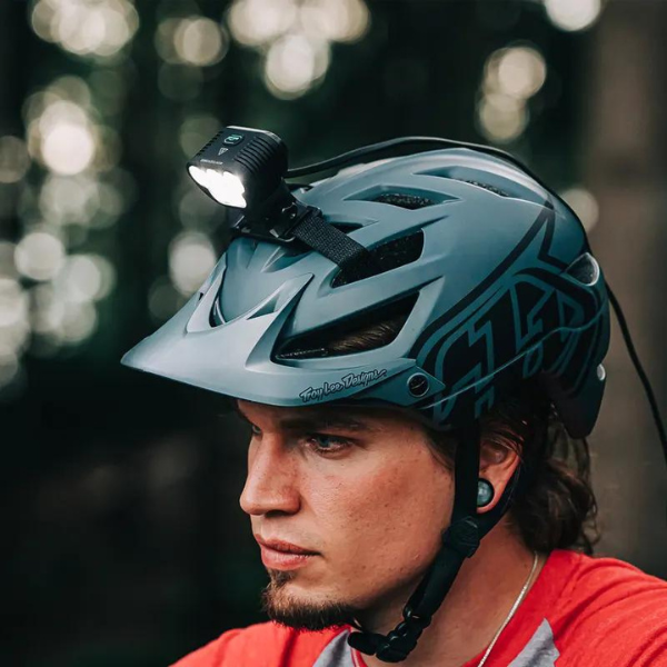 Load image into Gallery viewer, Monteer 6500 V2.0 on Helmet