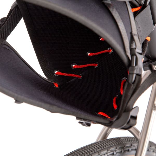 Load image into Gallery viewer, 00_8L_Saddle Bag10 tn