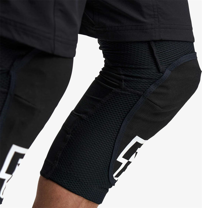 Load image into Gallery viewer, covert-knee-stealth-mens-detailb-2-pdp-3x-2160x222