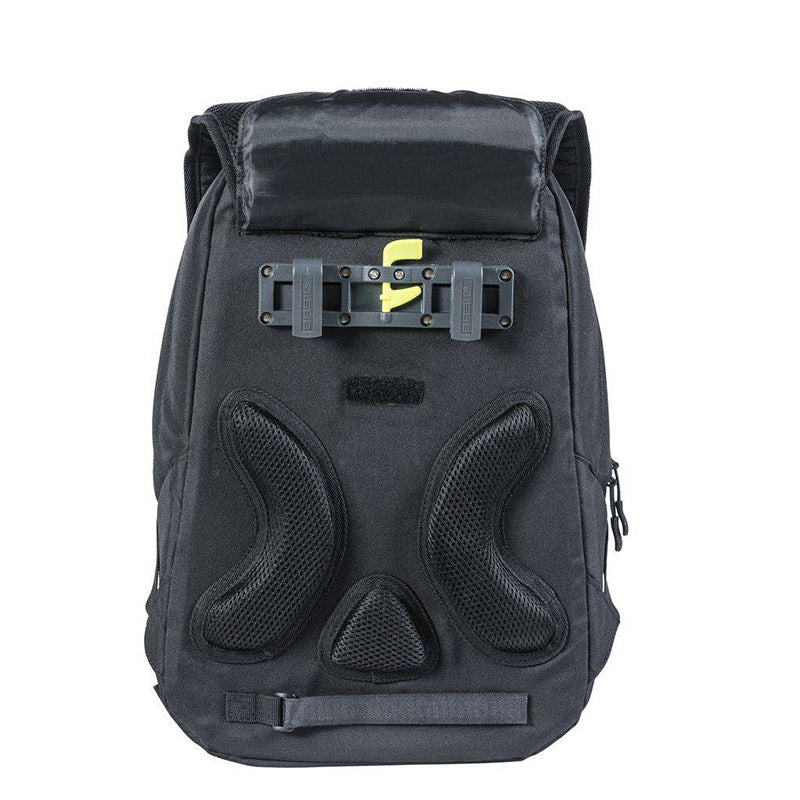 Load image into Gallery viewer, basil-flex-backpack-bicycle-backpack-black hook on