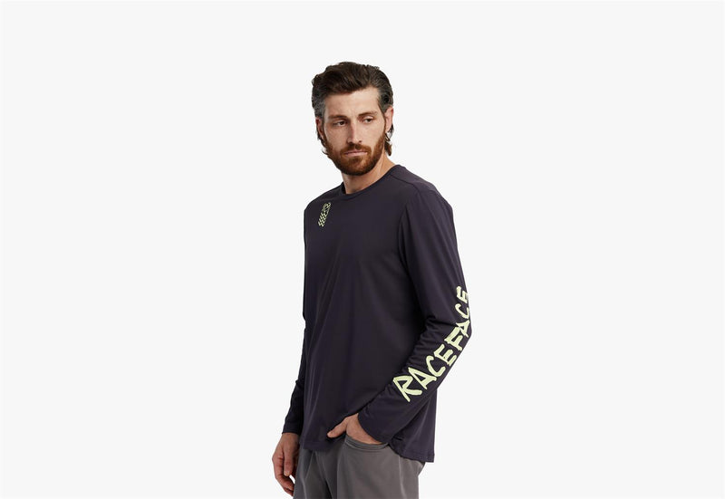 Load image into Gallery viewer, Commit_LS_Tech_Top_Black_rotation_1_pdp_3x-2870x19
